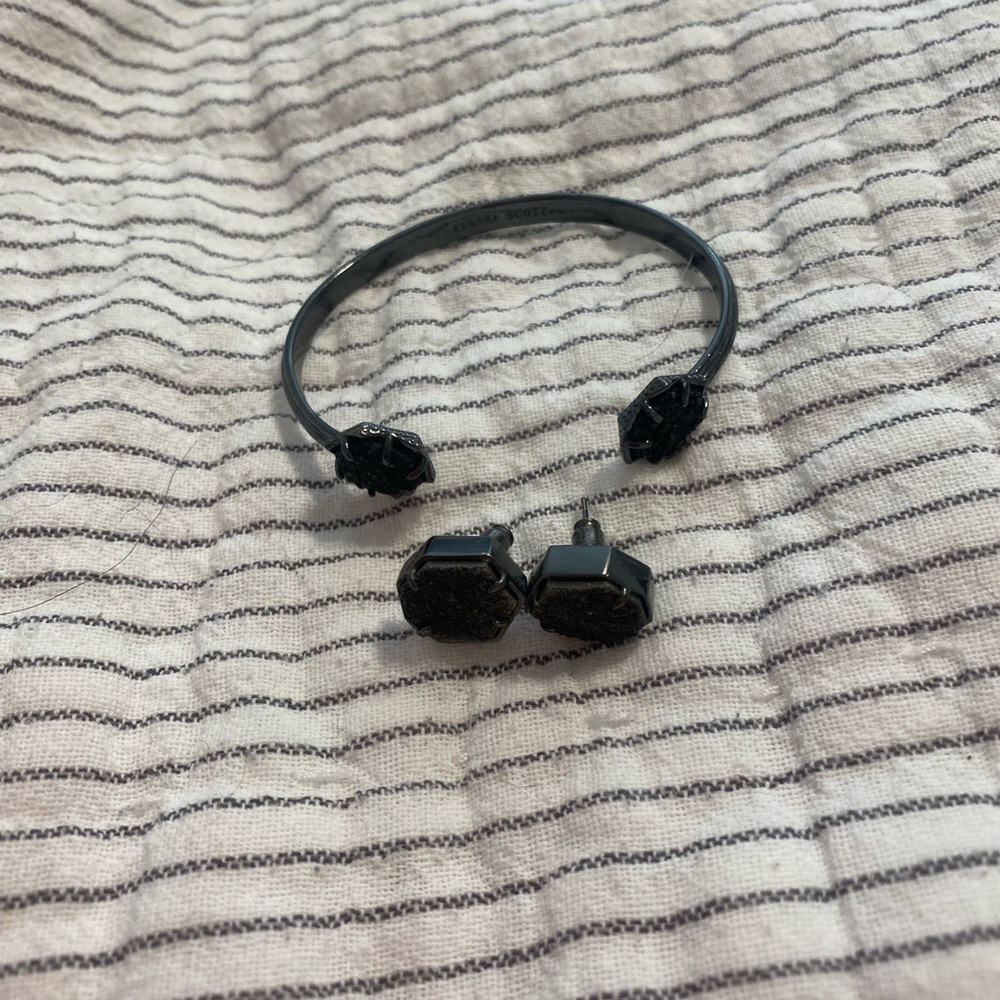 Kendra Scott Black Druzy Cuff Bracelet and Earrings Set